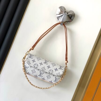 LOUIS VUITTON路易威登 LV Wallet on Chain手袋